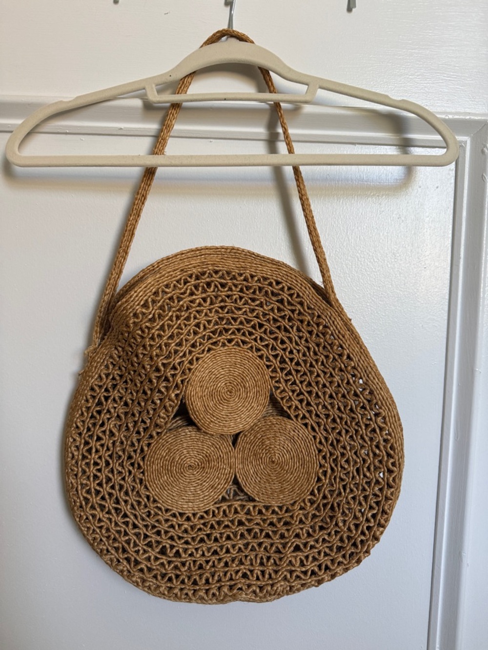Woven Circle Straw Shoulder Bag in Tan